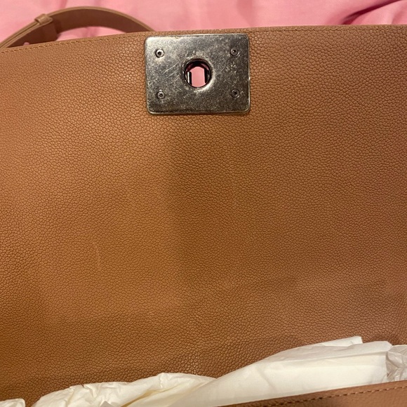 Chanel caviar leather Boy Bag in Camel color - Picture 5 of 16